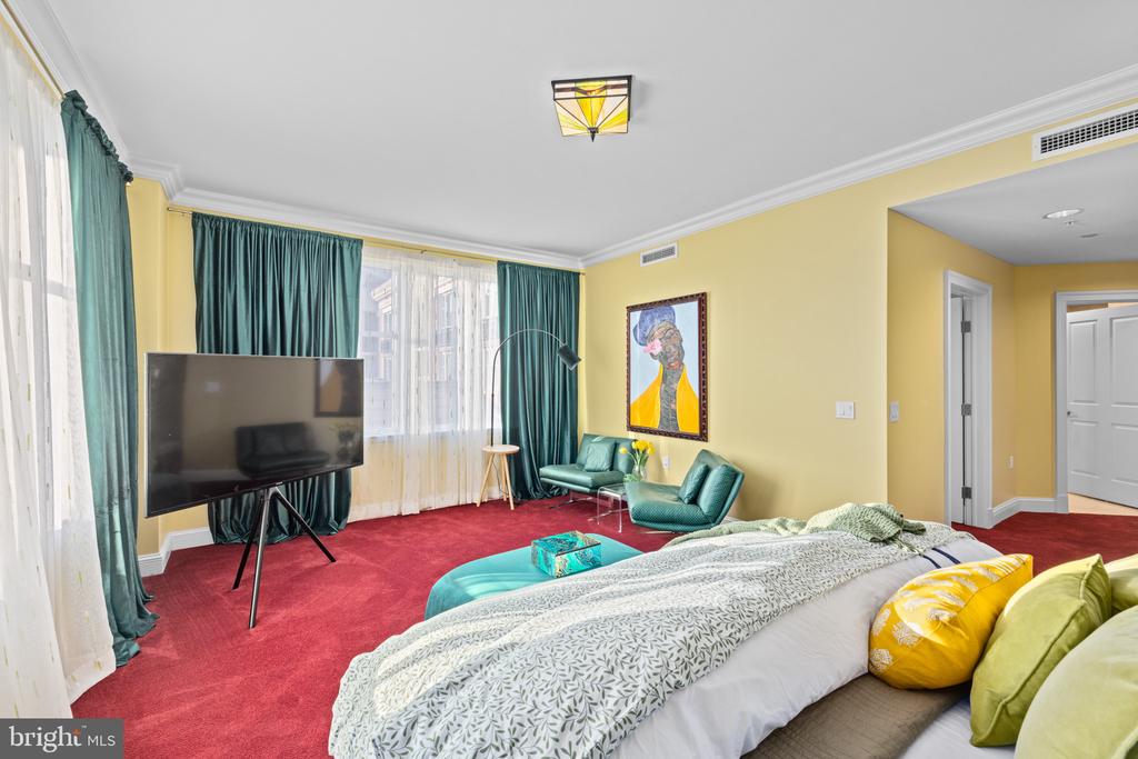 801 KEY HIGHWAY Unit: 336