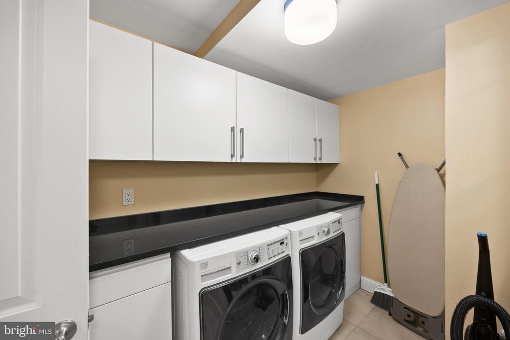 801 KEY HIGHWAY Unit: 336