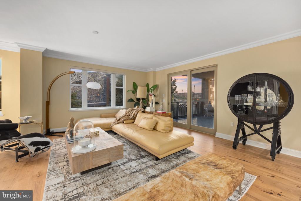 801 KEY HIGHWAY Unit: 336