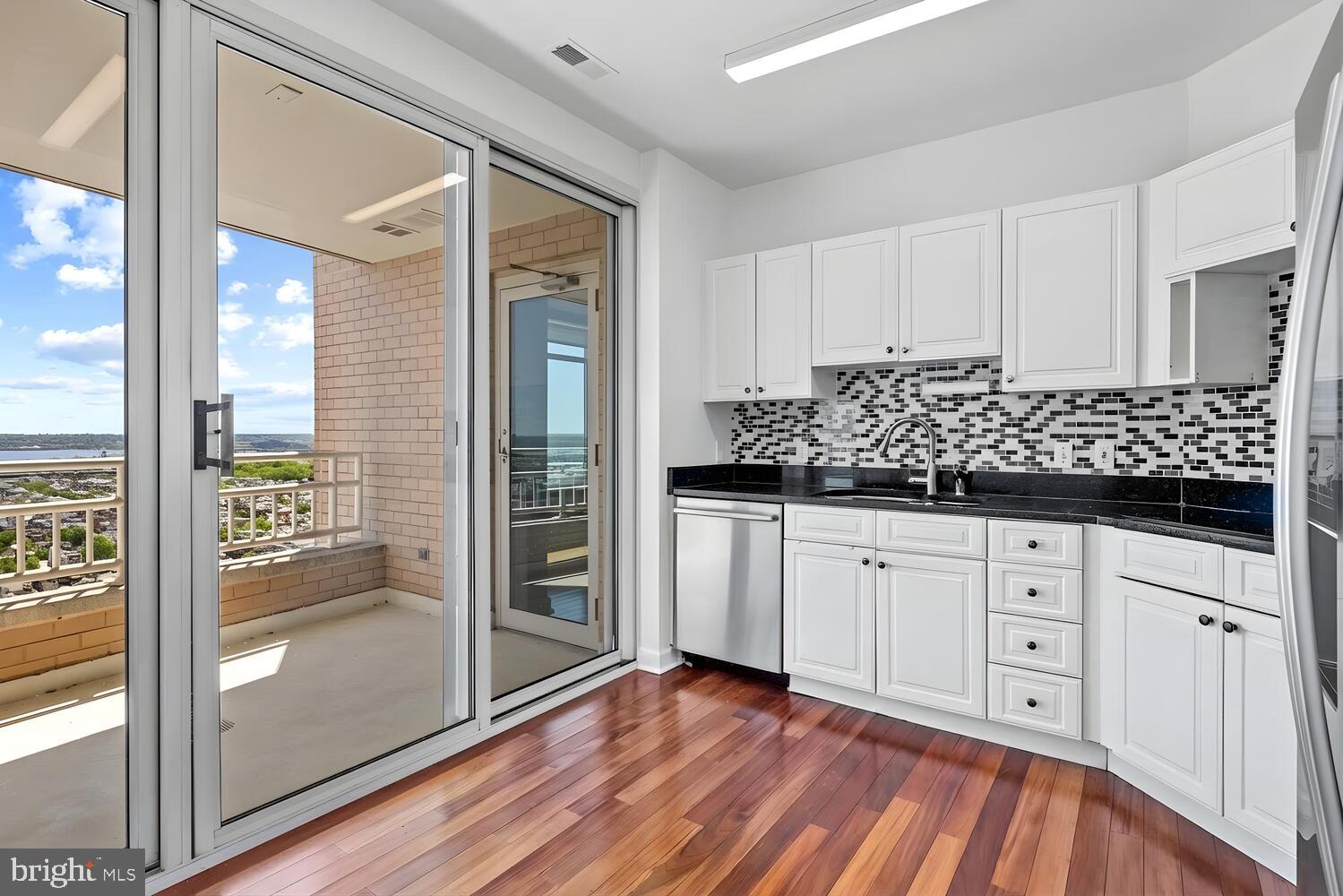 100 HARBORVIEW DRIVE 2108