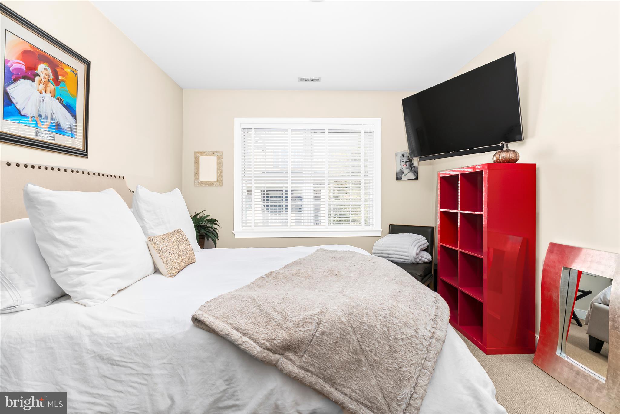 1102 WASHINGTONVILLE DRIVE