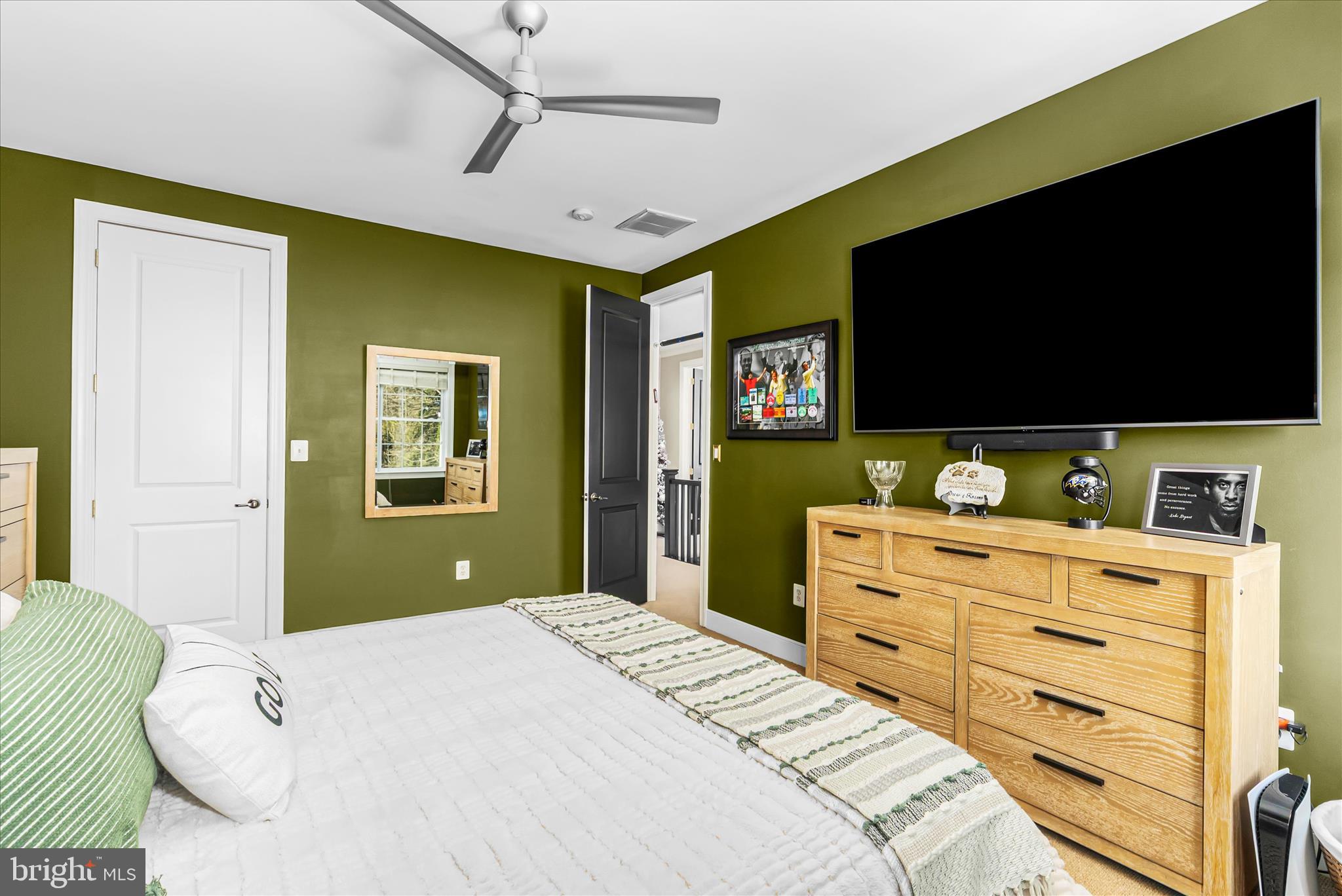 1102 WASHINGTONVILLE DRIVE