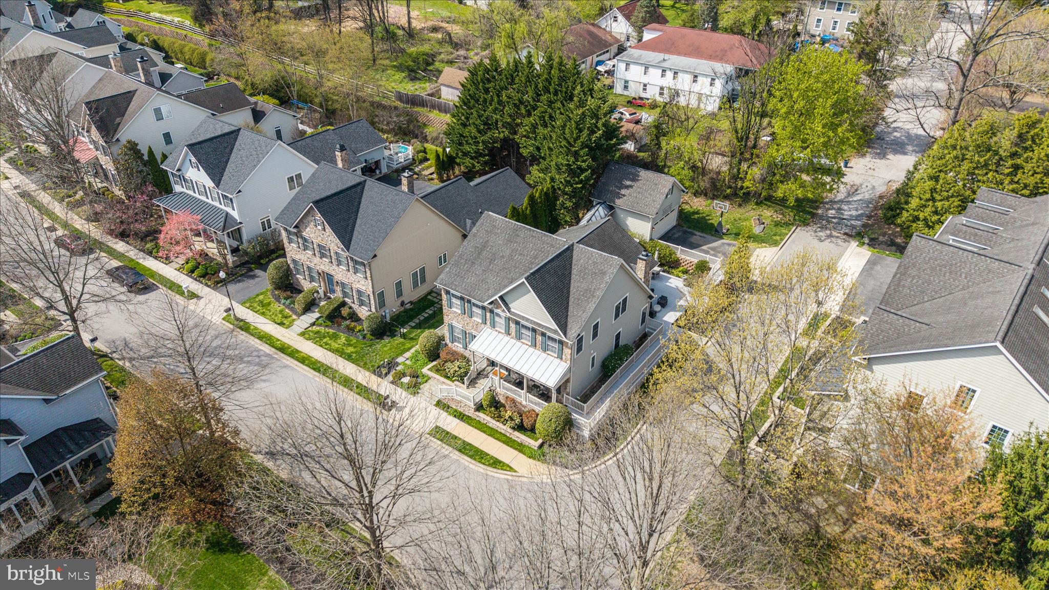 1102 WASHINGTONVILLE DRIVE