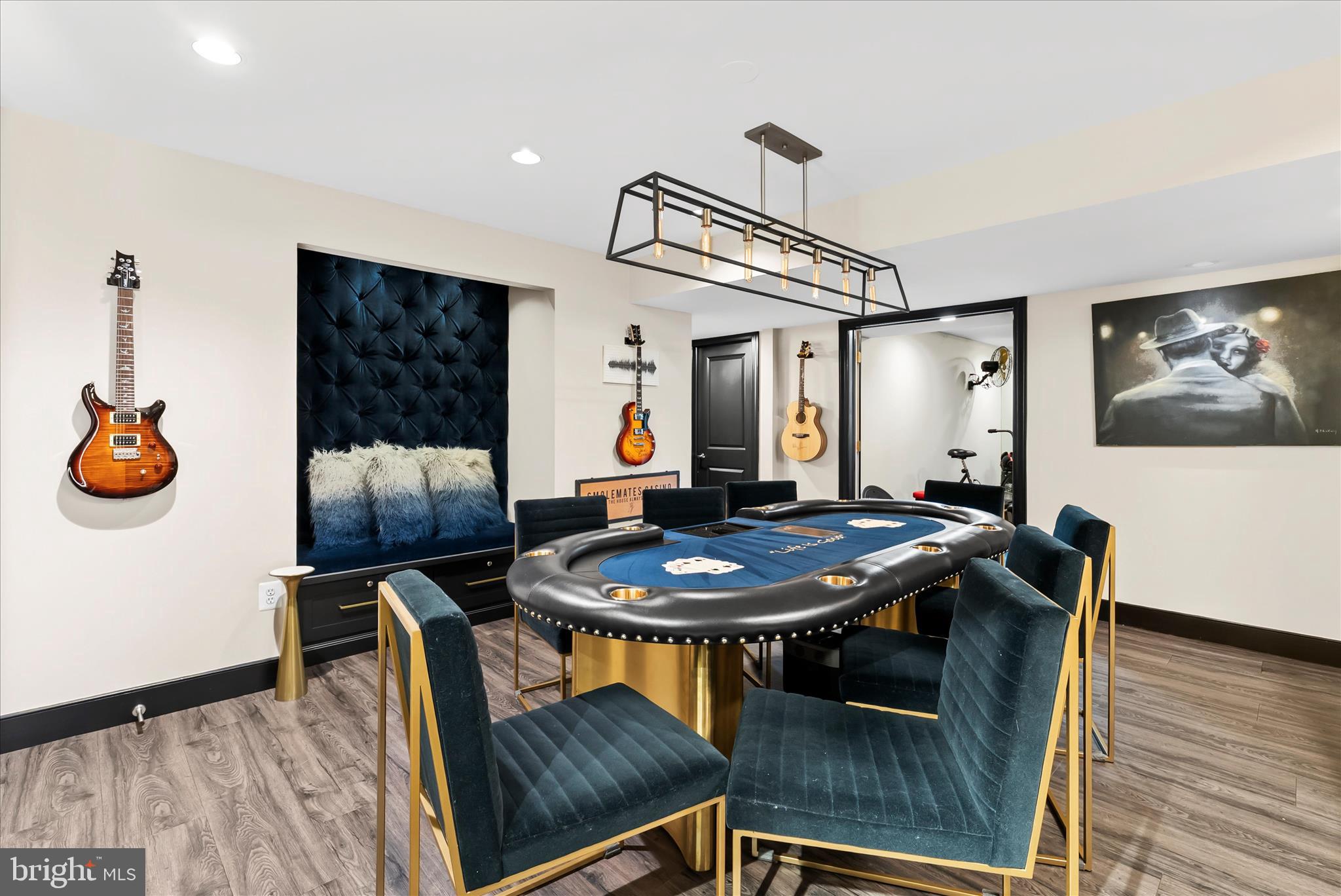 1102 WASHINGTONVILLE DRIVE