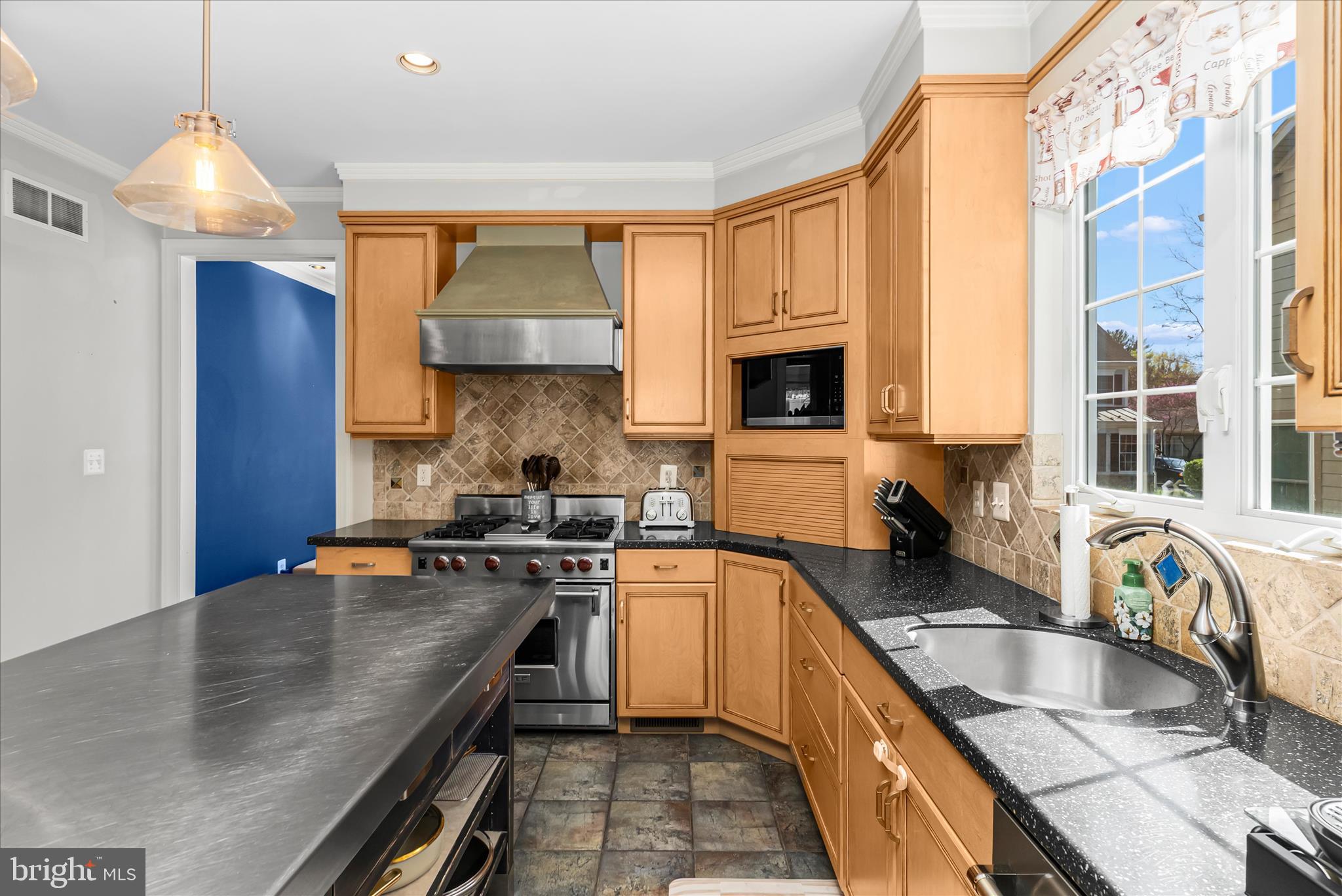 1102 WASHINGTONVILLE DRIVE