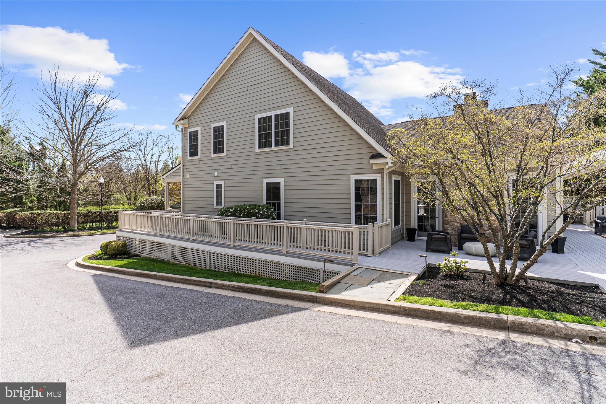 1102 WASHINGTONVILLE DRIVE