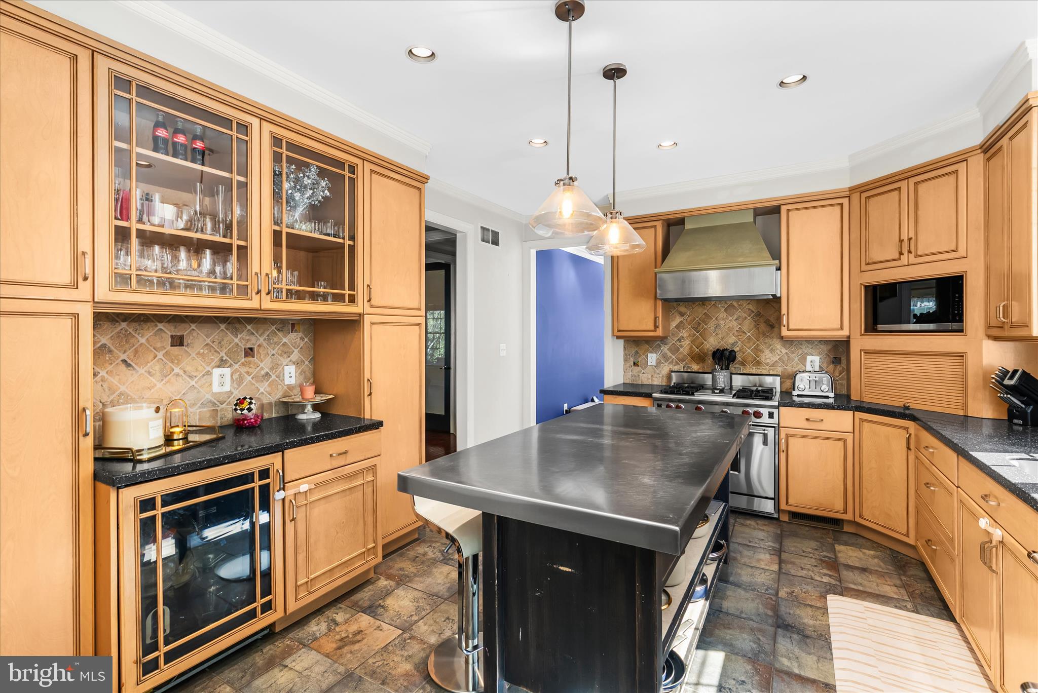 1102 WASHINGTONVILLE DRIVE