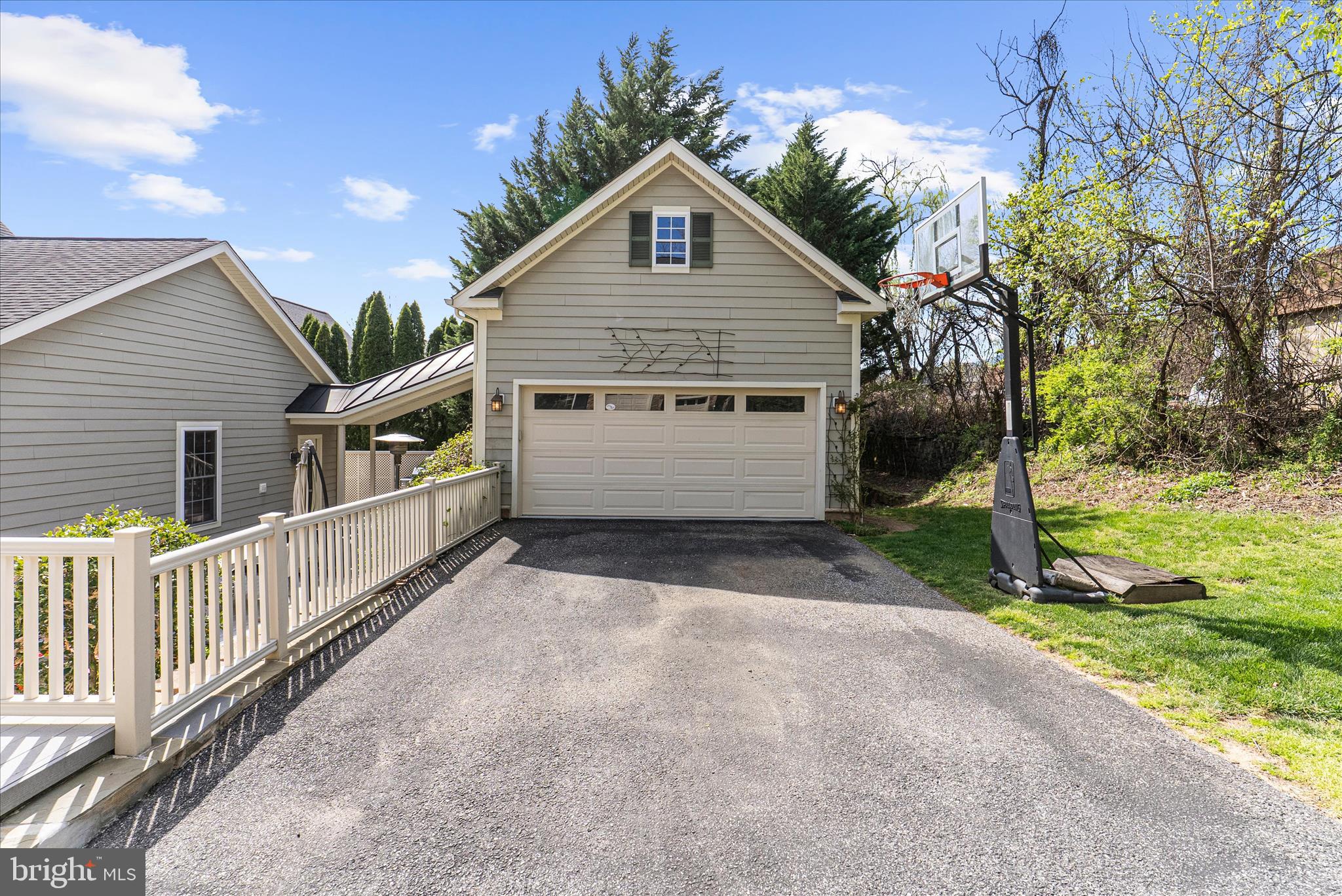 1102 WASHINGTONVILLE DRIVE