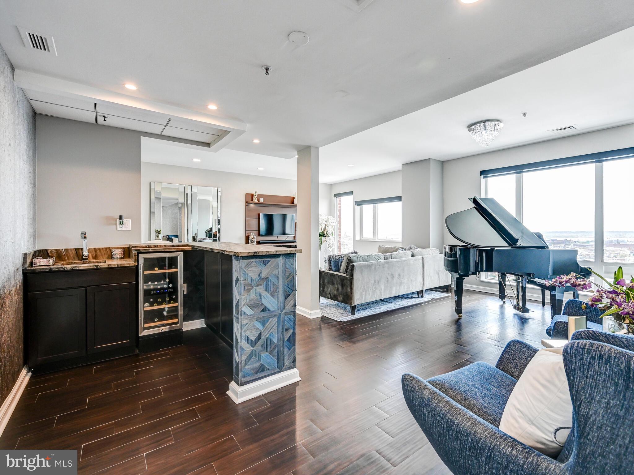 10 E LEE STREET 2402
