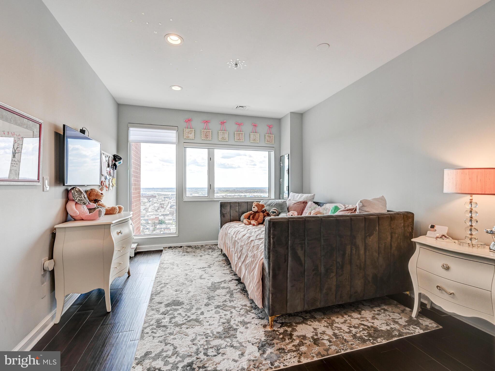10 E LEE STREET 2402
