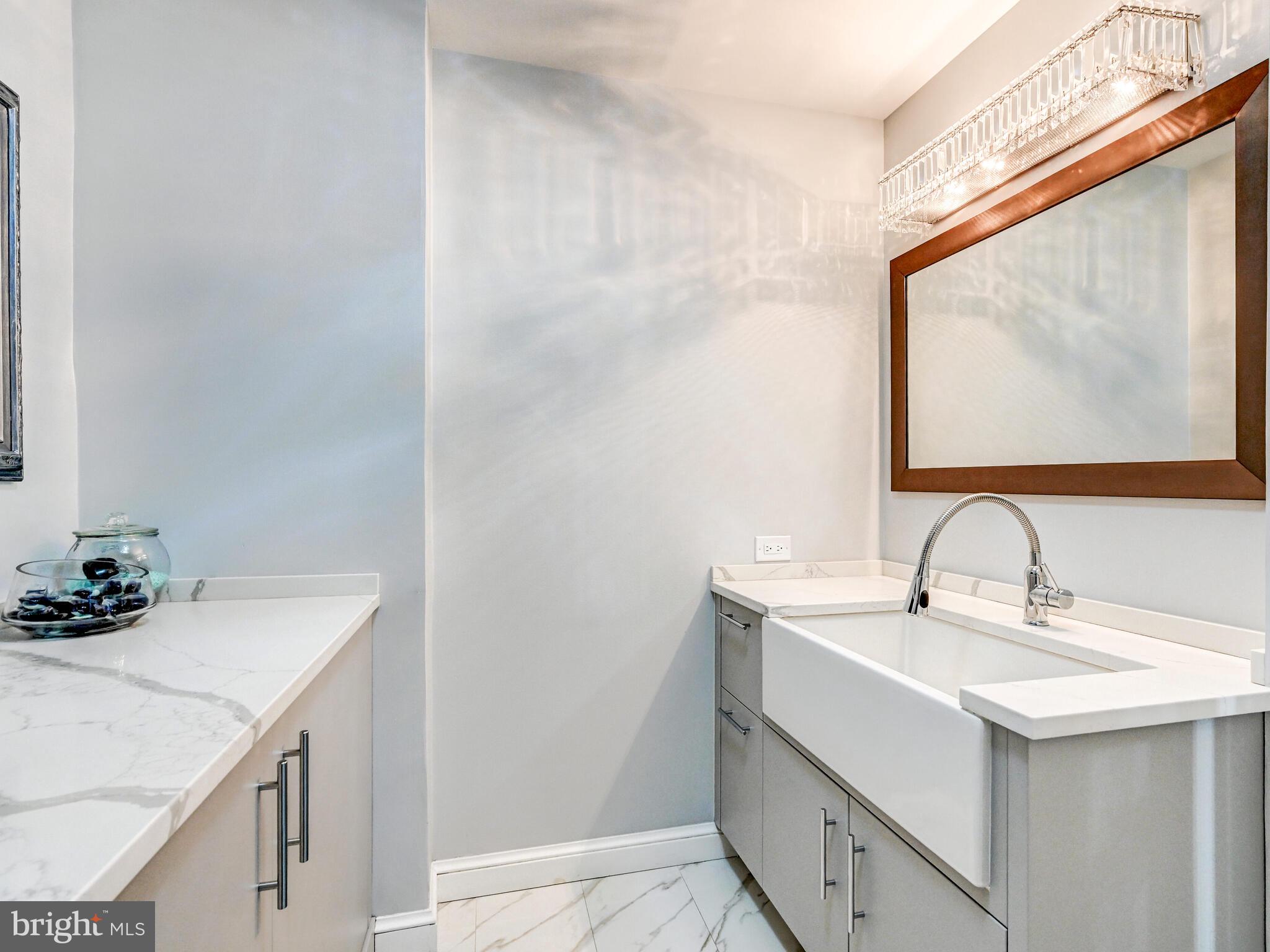 10 E LEE STREET 2402