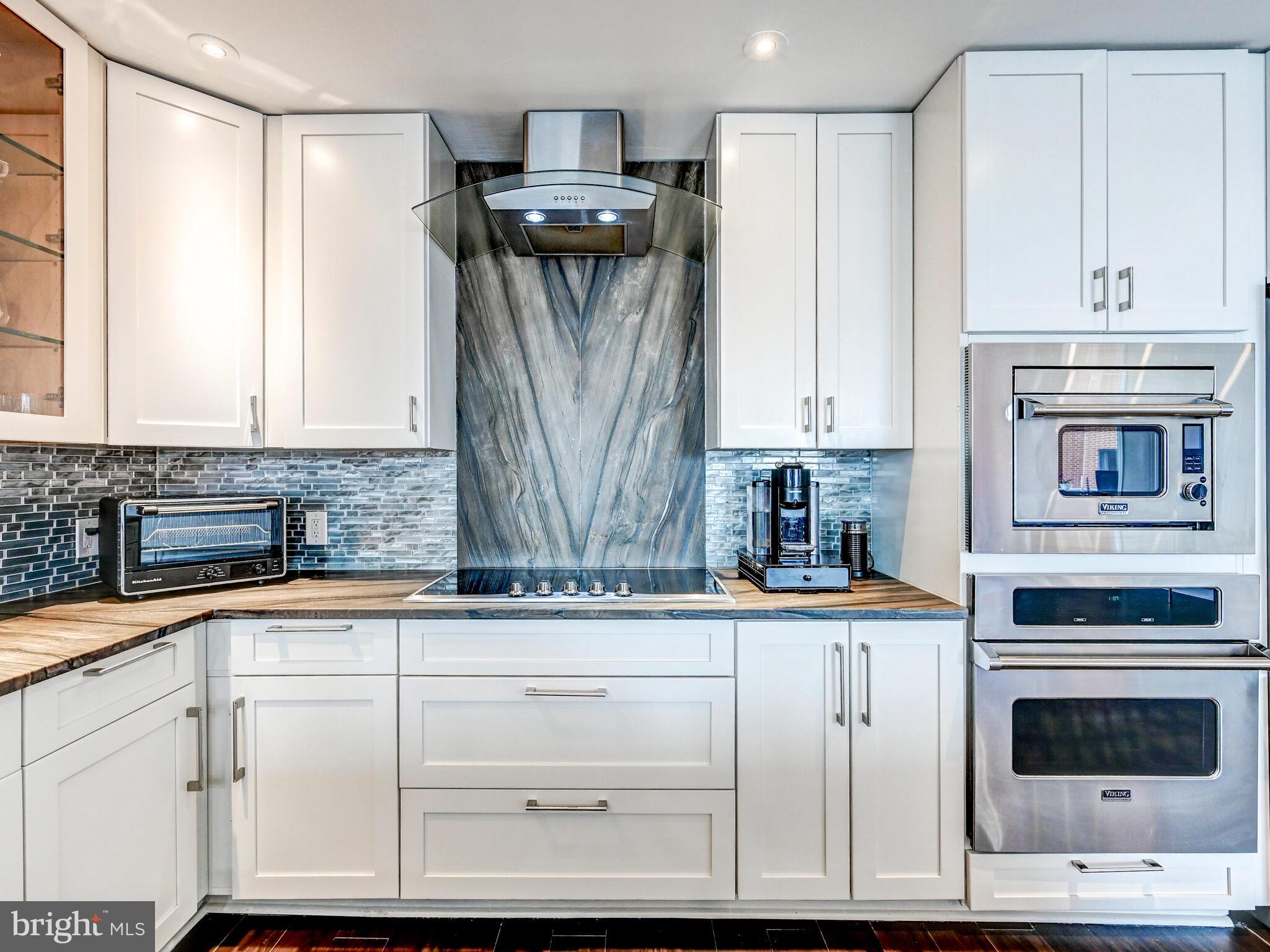 10 E LEE STREET 2402