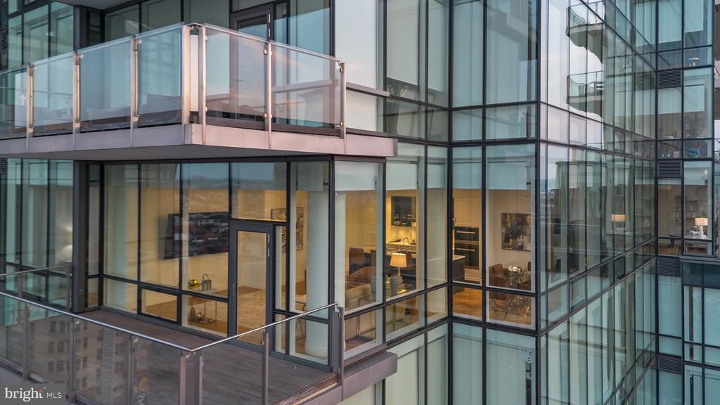 300 INTERNATIONAL DRIVE Unit: 2303