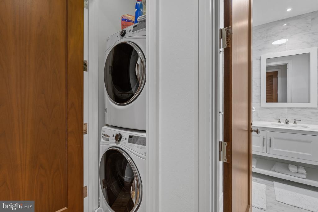 300 INTERNATIONAL DRIVE Unit: 2303