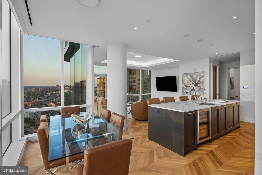 300 INTERNATIONAL DRIVE Unit: 2303