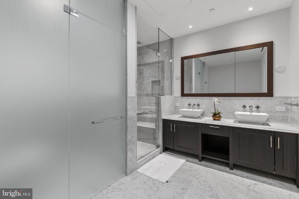 300 INTERNATIONAL DRIVE Unit: 2303