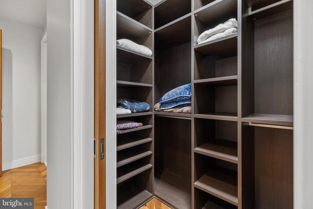 300 INTERNATIONAL DRIVE Unit: 2303