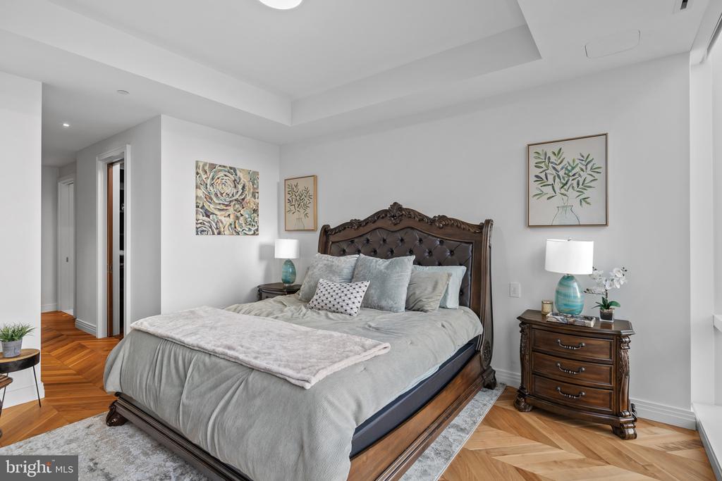 300 INTERNATIONAL DRIVE Unit: 2303