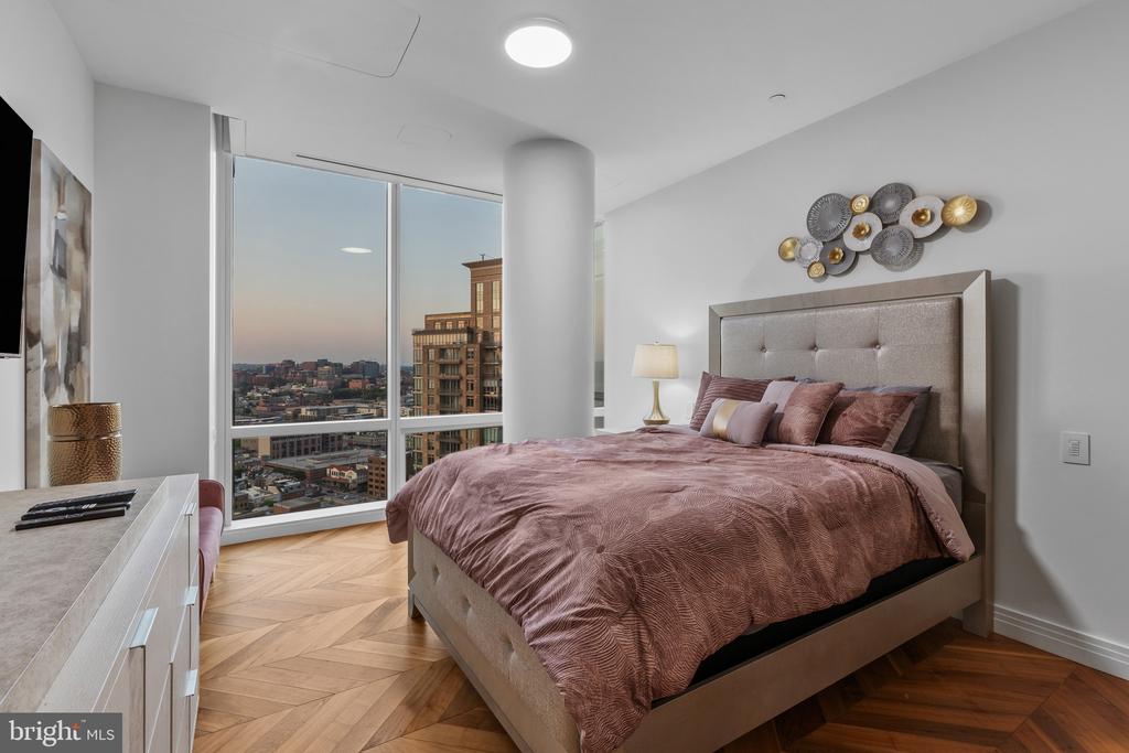 300 INTERNATIONAL DRIVE Unit: 2303