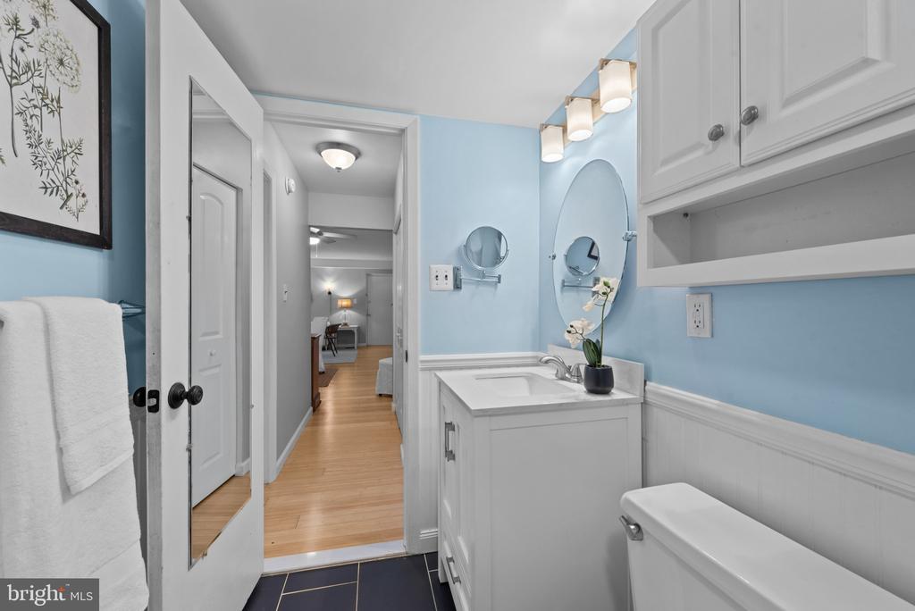 317 HOMELAND SOUTHWAY Unit: 2B