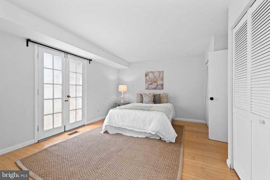 317 HOMELAND SOUTHWAY Unit: 2B