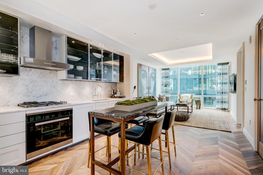 300 INTERNATIONAL DRIVE Unit: 2307