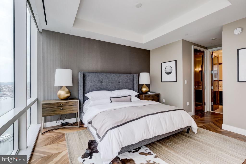 300 INTERNATIONAL DRIVE Unit: 2307
