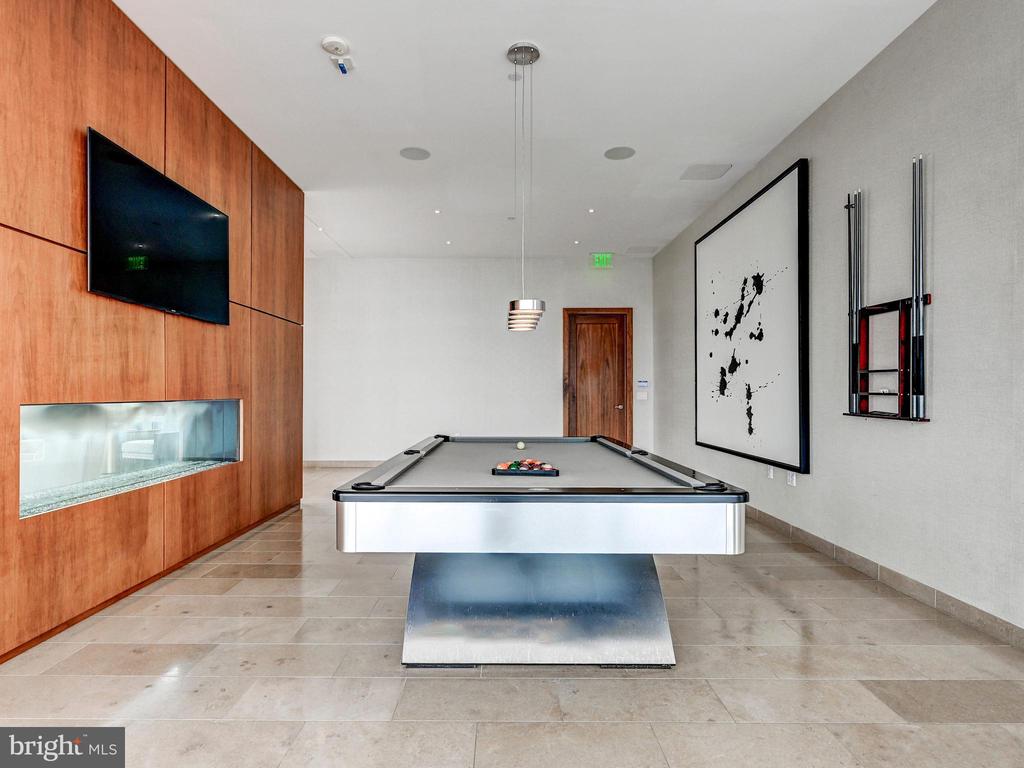 300 INTERNATIONAL DRIVE Unit: 2307