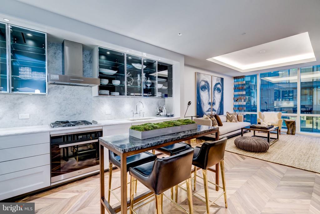 300 INTERNATIONAL DRIVE Unit: 2307