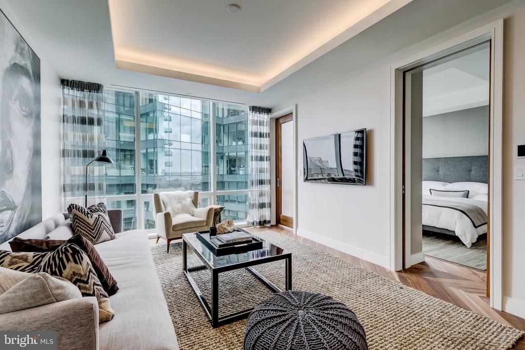 300 INTERNATIONAL DRIVE Unit: 2307