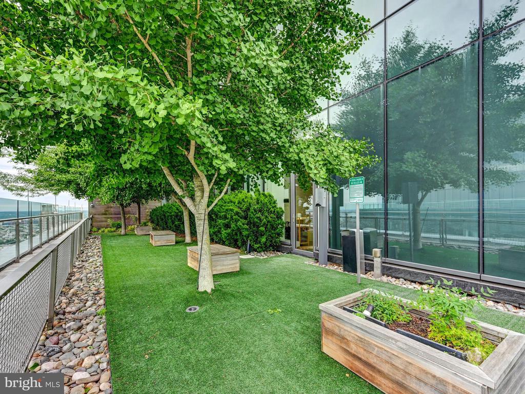 300 INTERNATIONAL DRIVE Unit: 2307