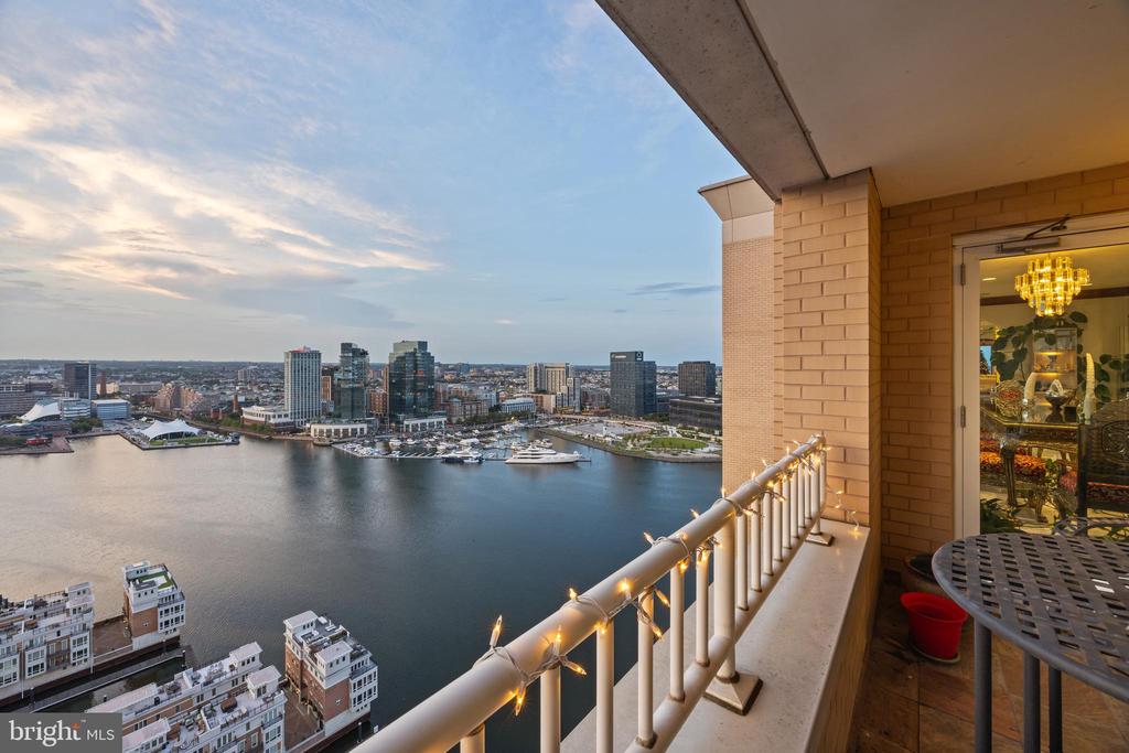 100 HARBORVIEW DRIVE Unit: PH3A/3B