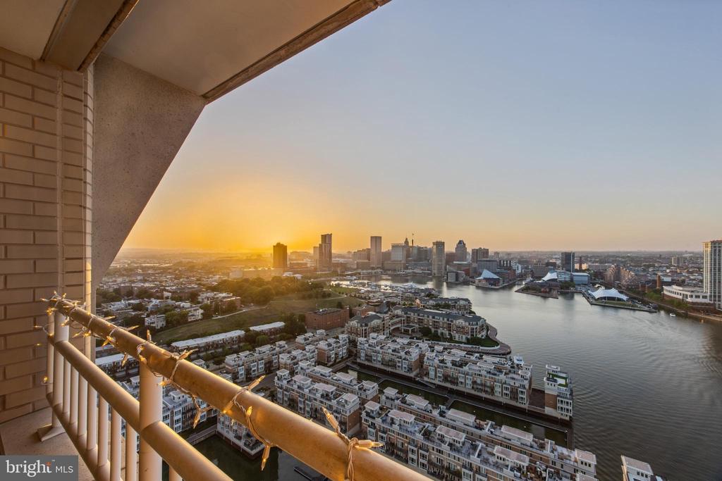 100 HARBORVIEW DRIVE Unit: PH3A/3B