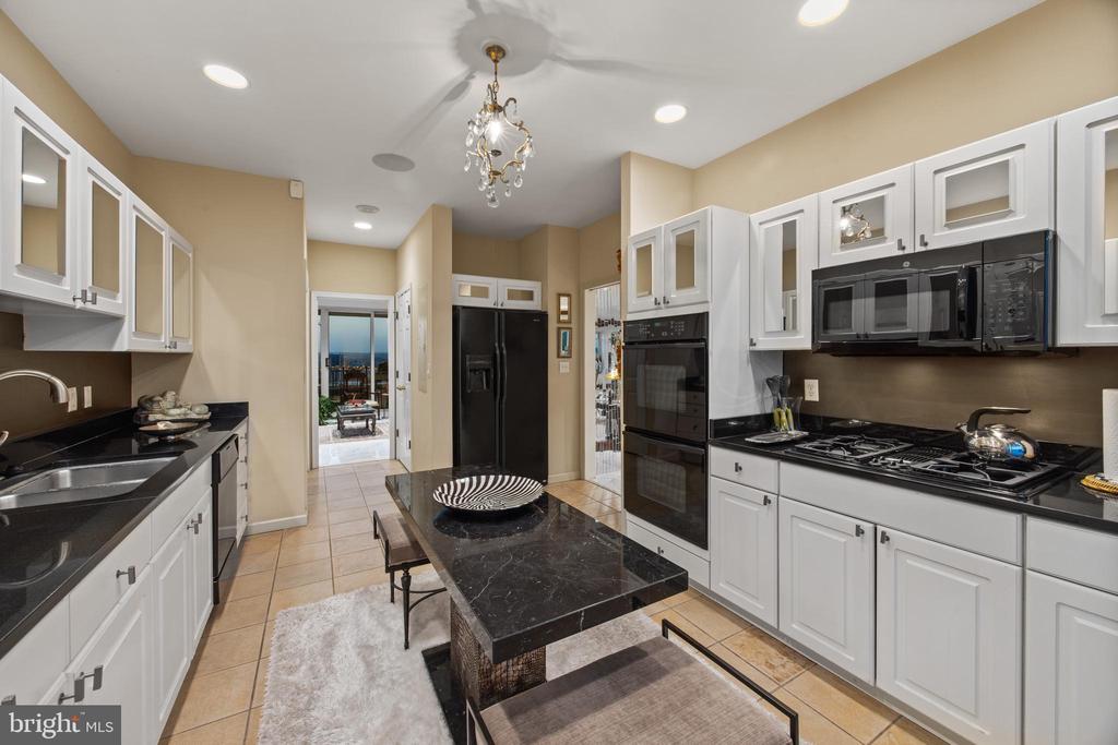 100 HARBORVIEW DRIVE Unit: PH3A/3B