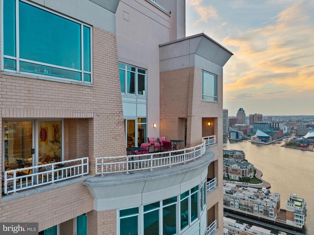 100 HARBORVIEW DRIVE Unit: PH3A/3B
