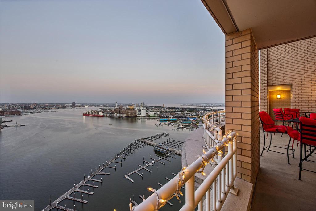 100 HARBORVIEW DRIVE Unit: PH3A/3B