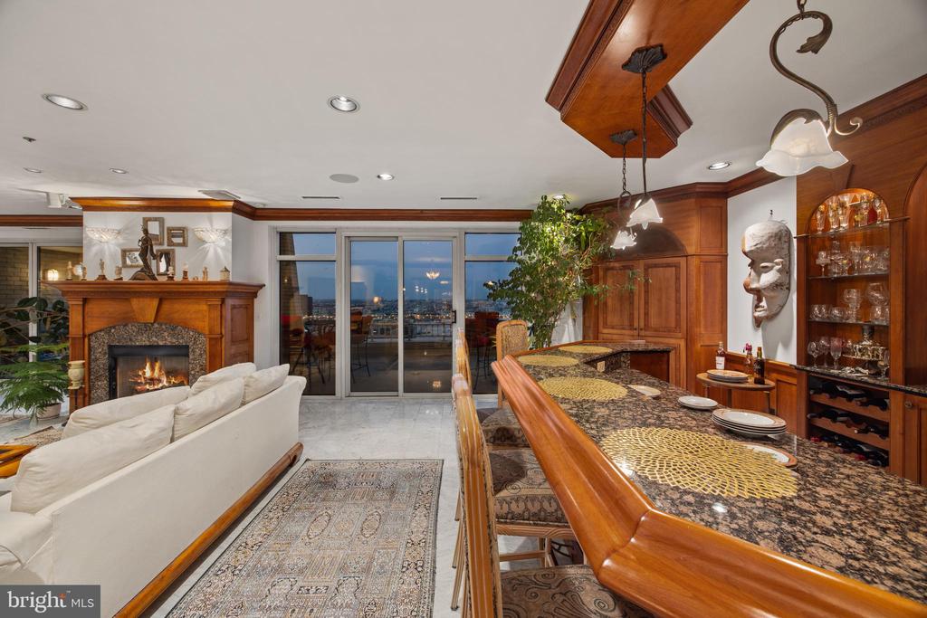 100 HARBORVIEW DRIVE Unit: PH3A/3B