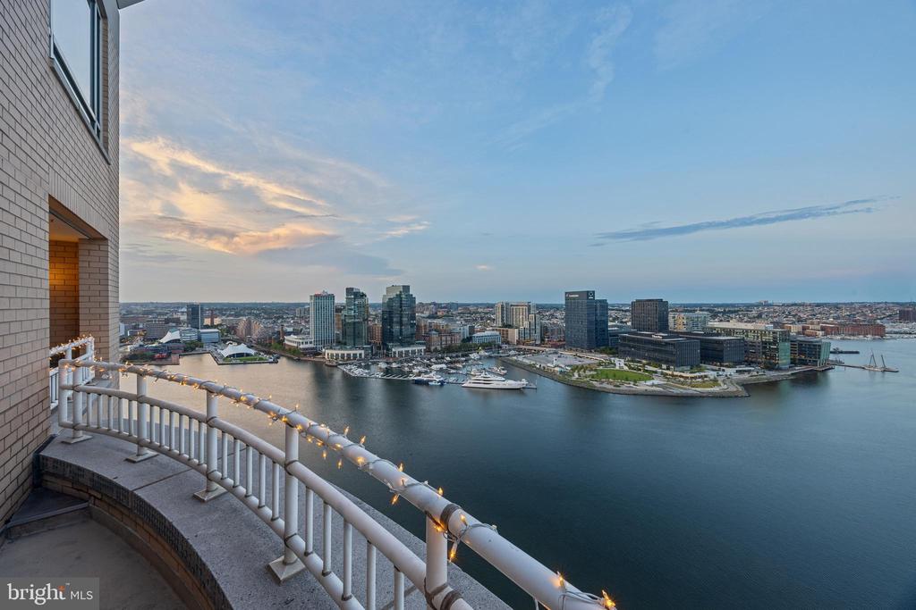 100 HARBORVIEW DRIVE Unit: PH3A/3B