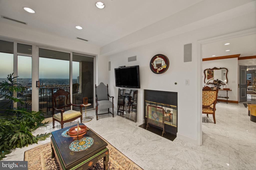 100 HARBORVIEW DRIVE Unit: PH3A/3B