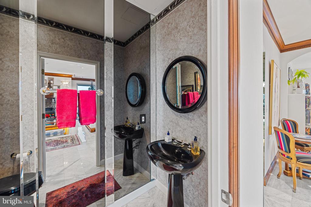 100 HARBORVIEW DRIVE Unit: PH3A/3B