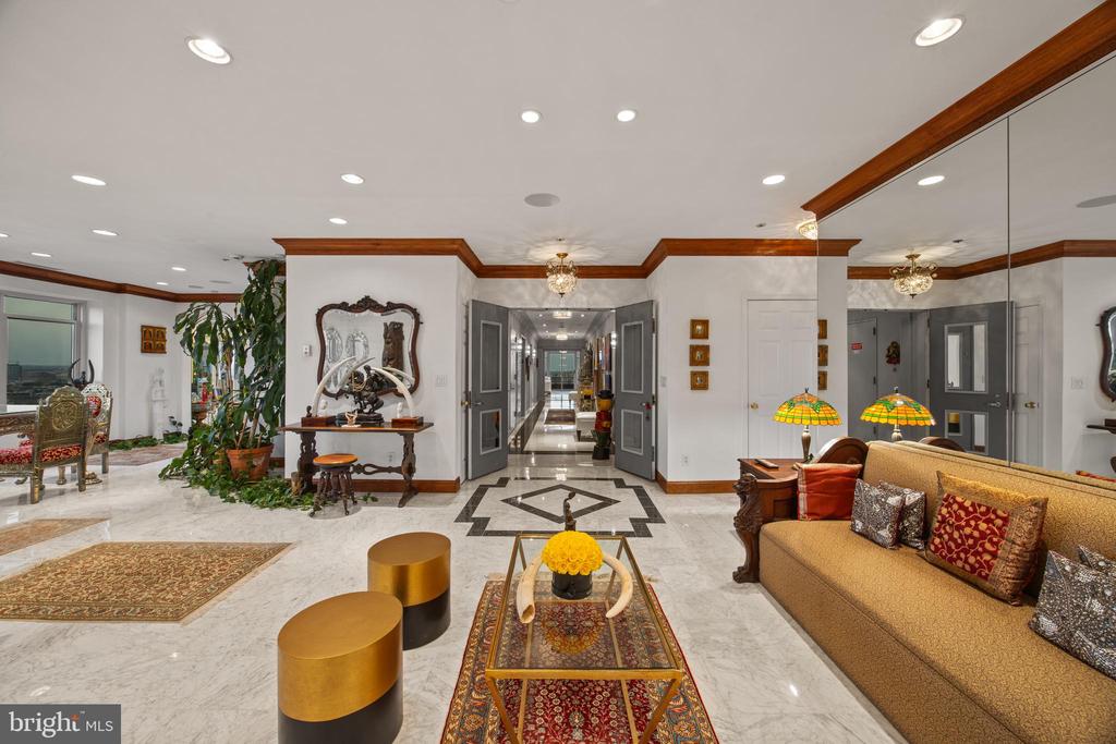 100 HARBORVIEW DRIVE Unit: PH3A/3B