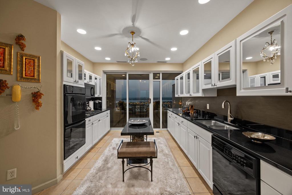 100 HARBORVIEW DRIVE Unit: PH3A/3B
