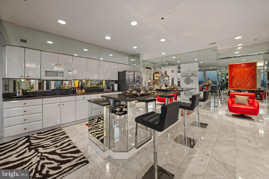 100 HARBORVIEW DRIVE Unit: PH3A/3B
