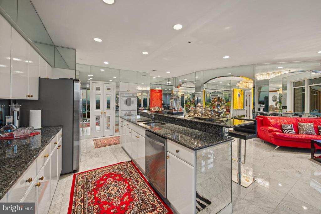 100 HARBORVIEW DRIVE Unit: PH3A/3B