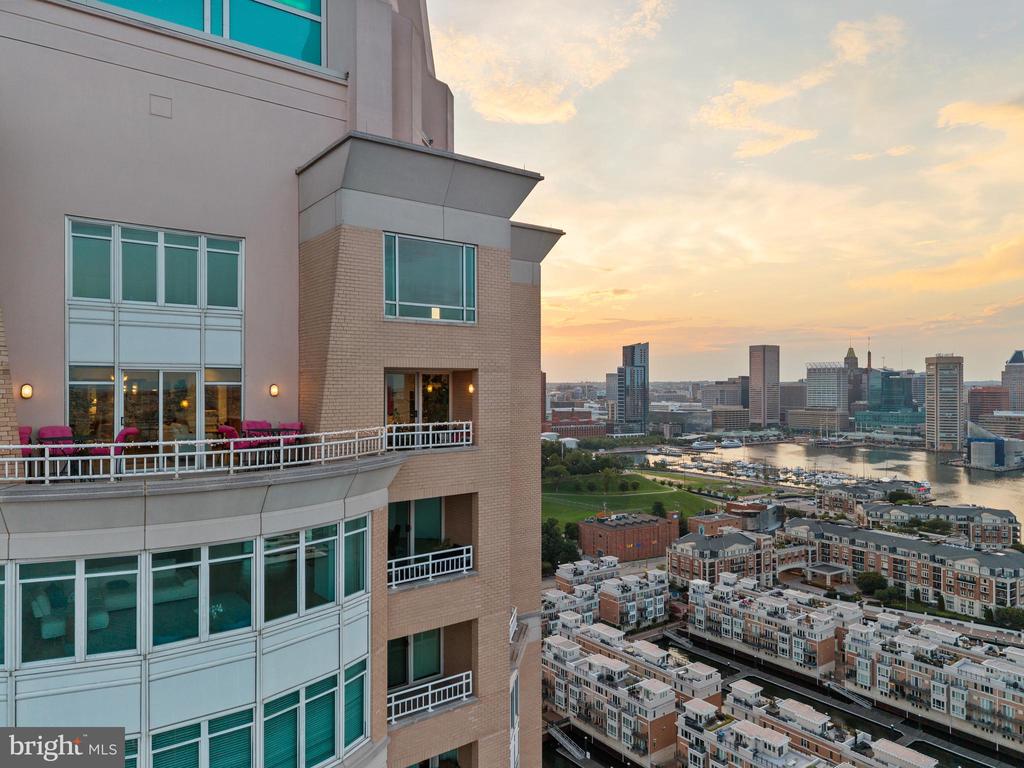 100 HARBORVIEW DRIVE Unit: PH3A/3B