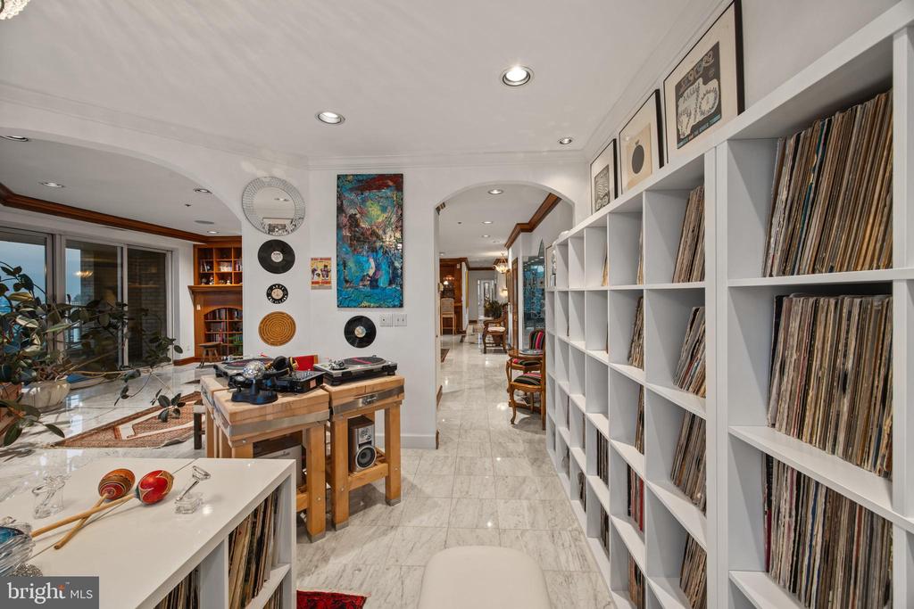 100 HARBORVIEW DRIVE Unit: PH3A/3B