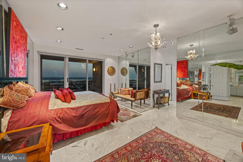 100 HARBORVIEW DRIVE Unit: PH3A/3B
