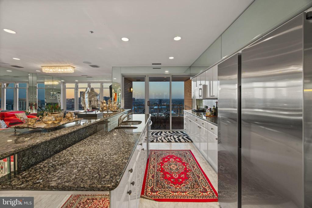 100 HARBORVIEW DRIVE Unit: PH3A/3B