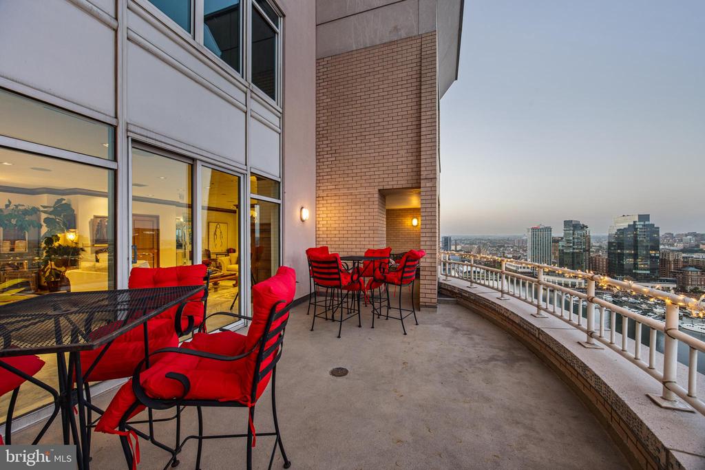 100 HARBORVIEW DRIVE Unit: PH3A/3B