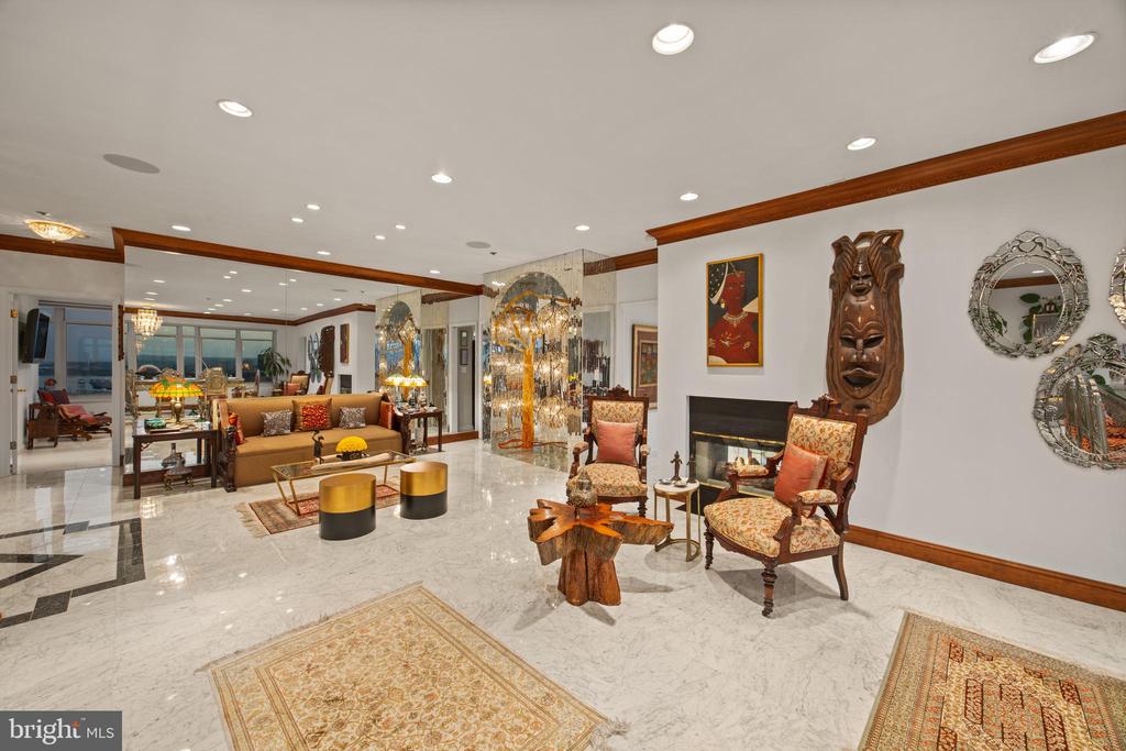 100 HARBORVIEW DRIVE Unit: PH3A/3B